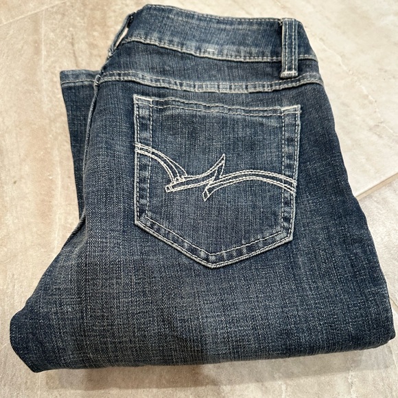 Wrangler Jeans Size 5/6 - Picture 1 of 3